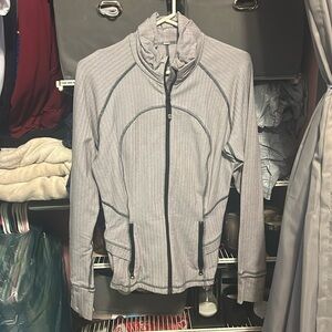 Size 12 women’s lulu define jacket